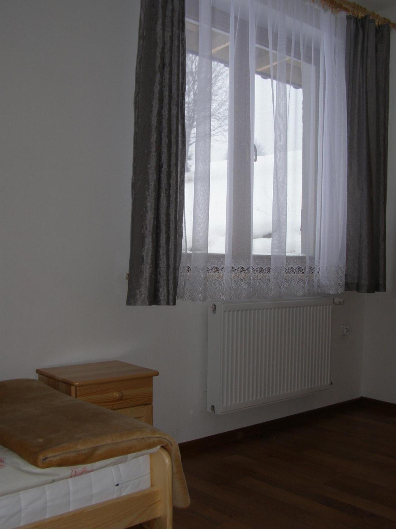 Dom Goscinny Na Skolach Gliczarow Room photo